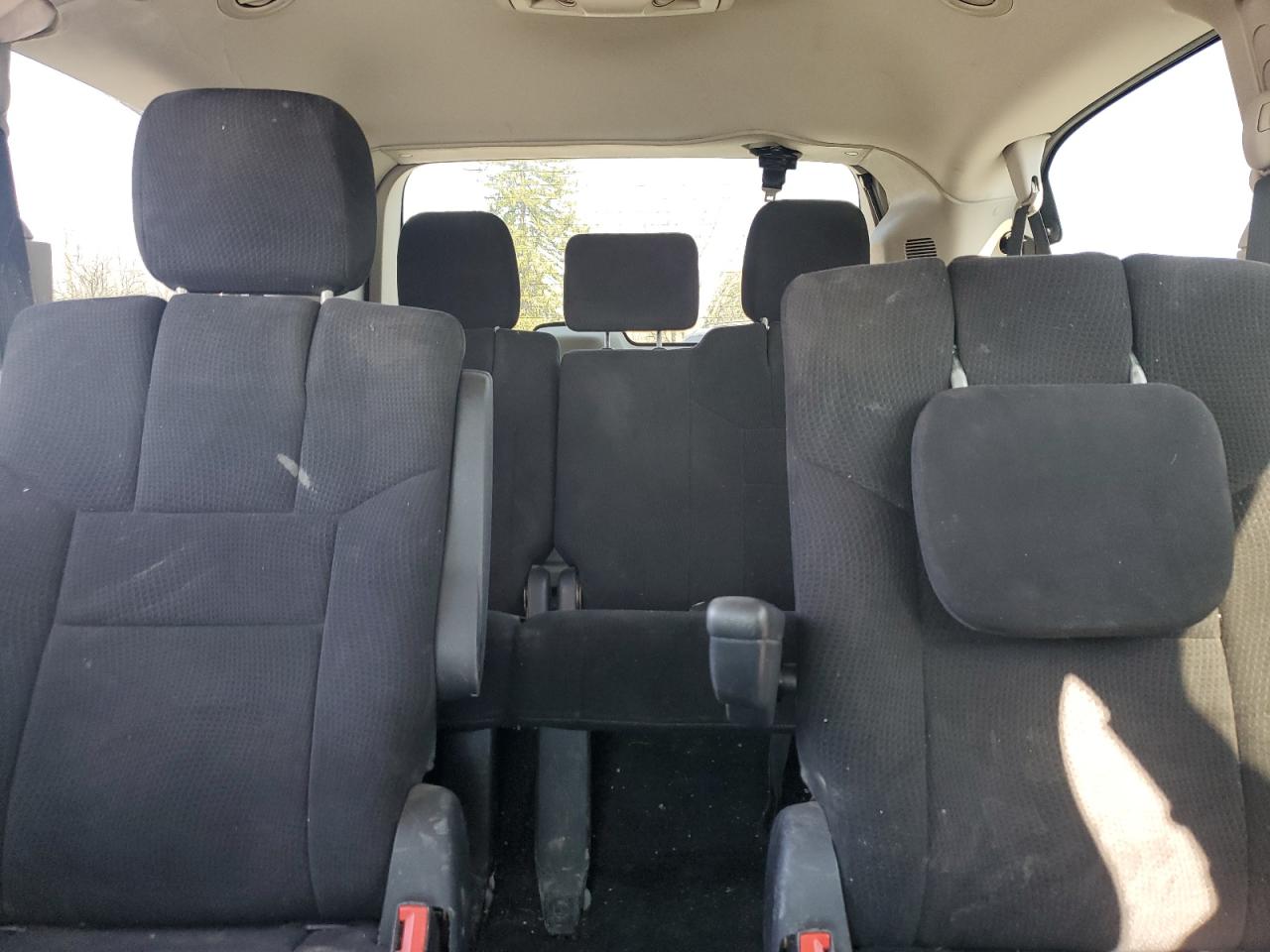 2011 Dodge Caravan - Image 10