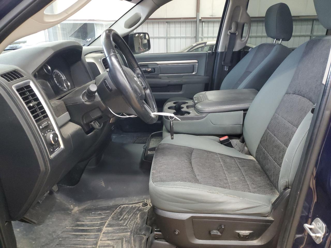 2015 RAM 1500 - Image 7