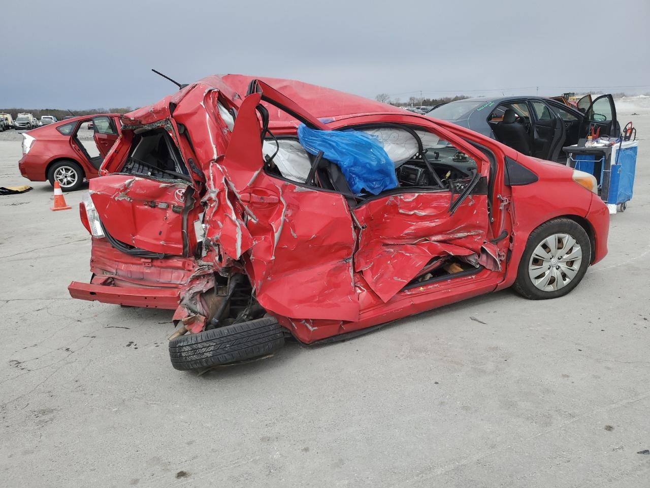 2013 Toyota Yaris - Image 3