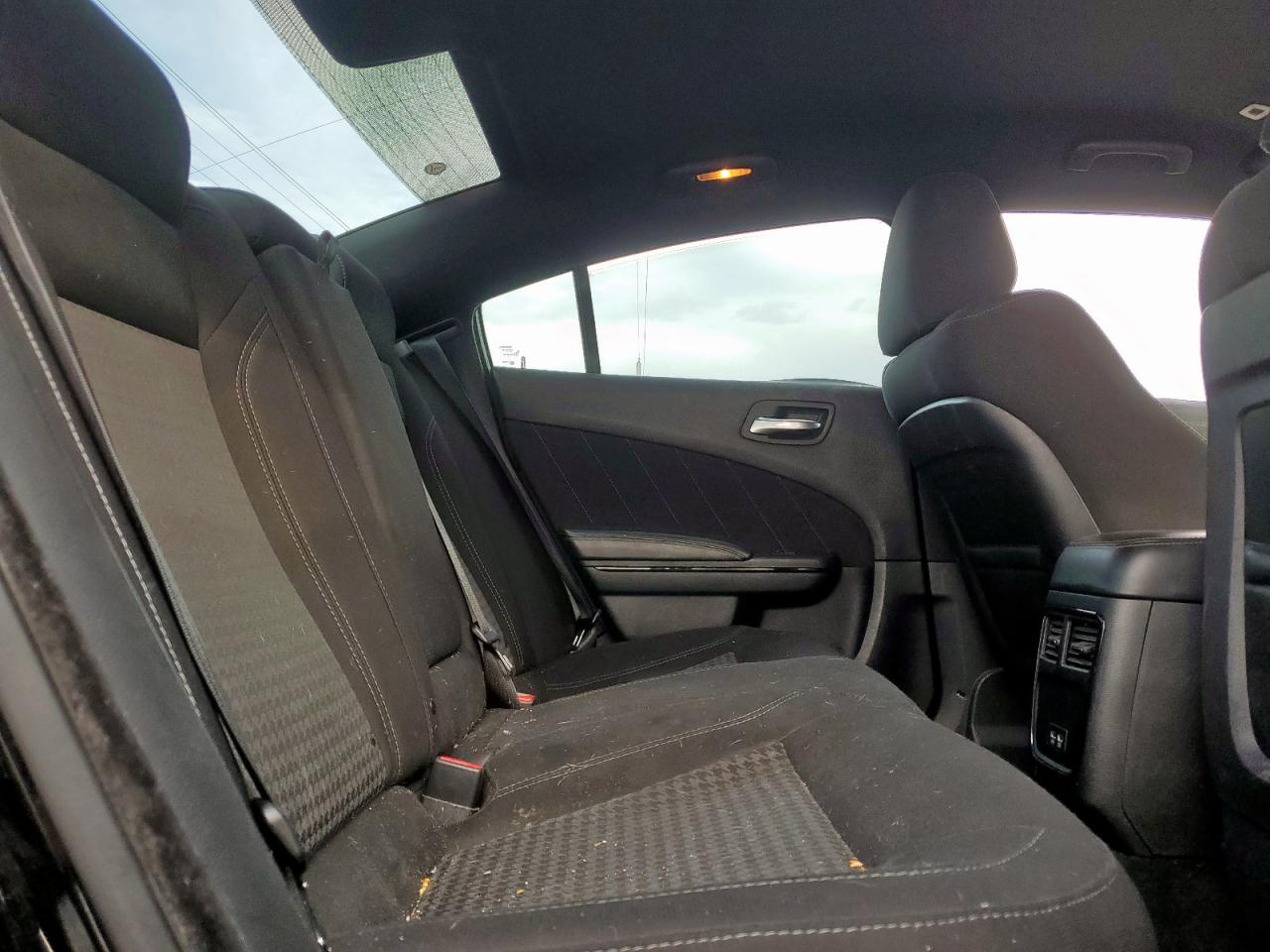 2018 Dodge Charger - Image 10