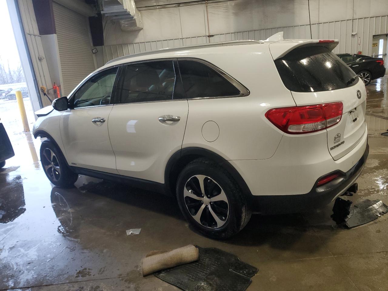 2016 Kia Sorento - Image 2
