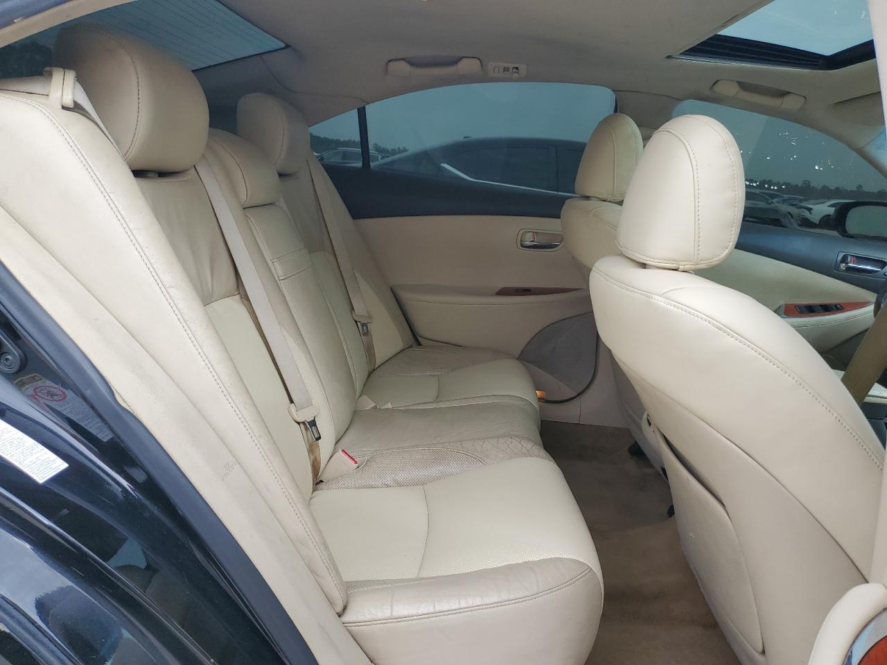 2012 Lexus ES - Image 11