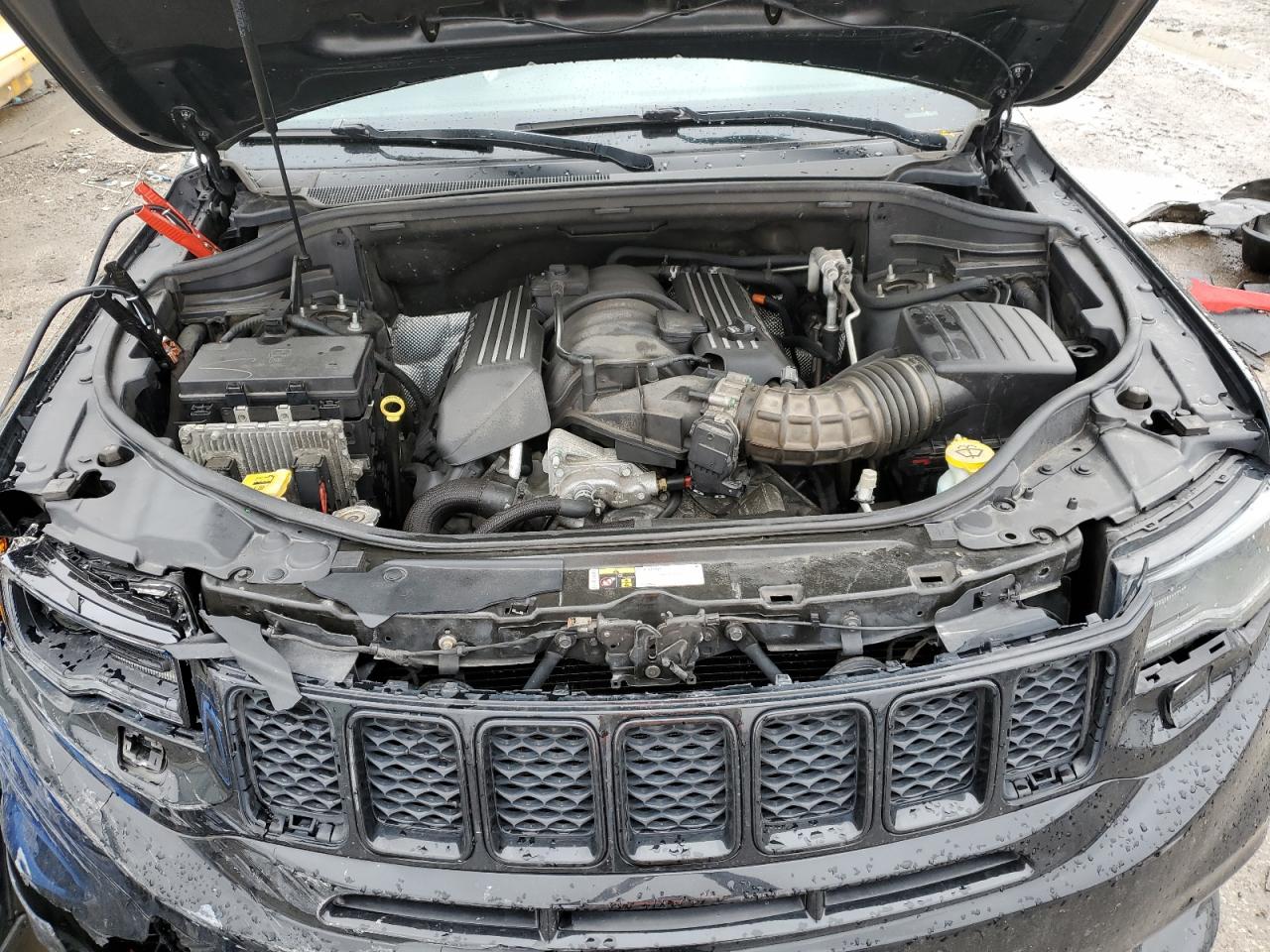 2018 Jeep Grand Cherokee - Image 12