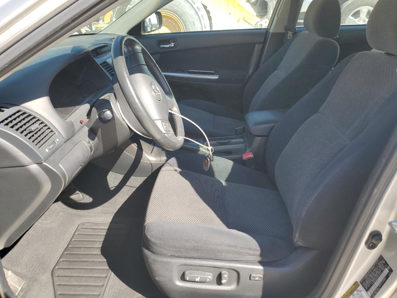 2005 Toyota Camry - Image 7