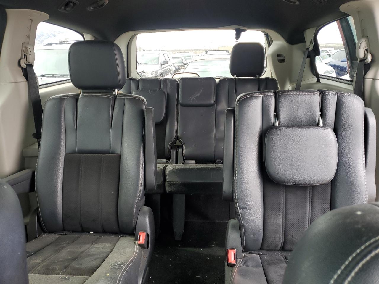 2017 Dodge Caravan - Image 10
