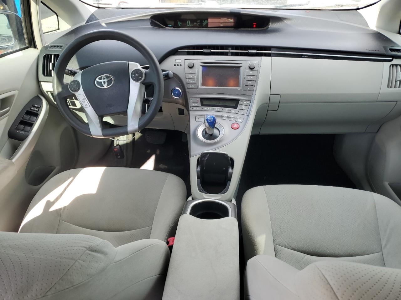 2012 Toyota Prius - Image 8