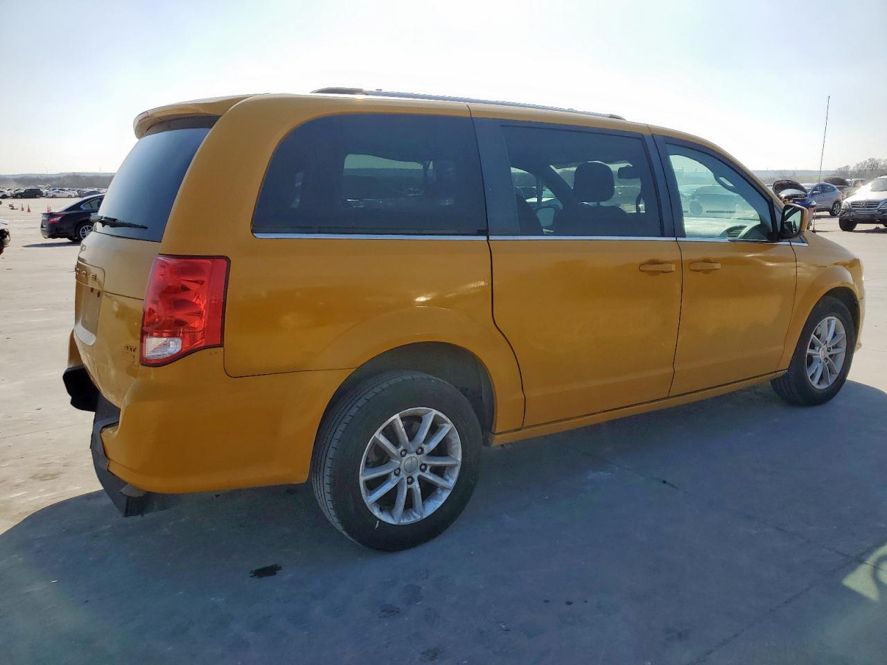 2020 Dodge Caravan - Image 3