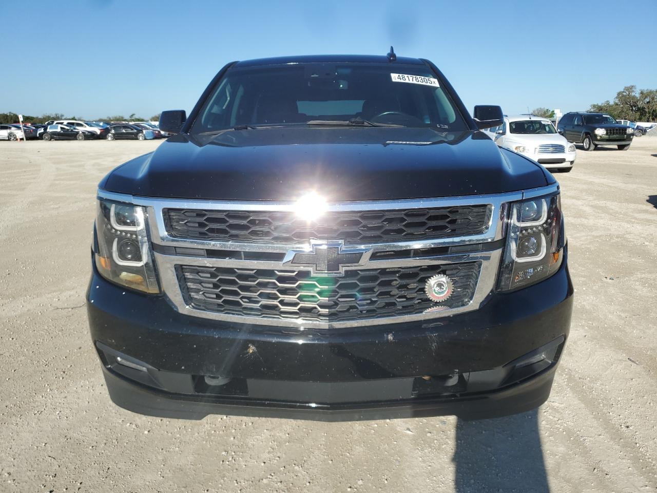 2015 Chevrolet Suburban - Image 5