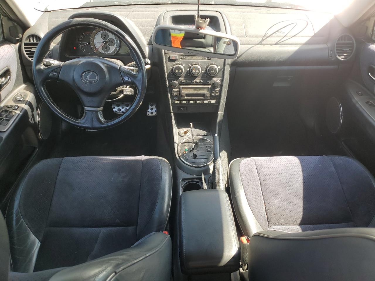 2002 Lexus IS - Image 8