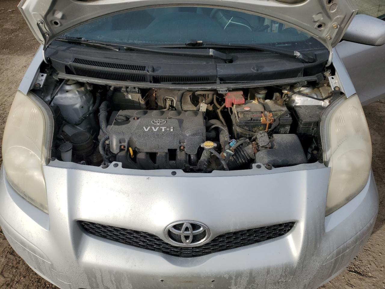 2010 Toyota Yaris - Image 11