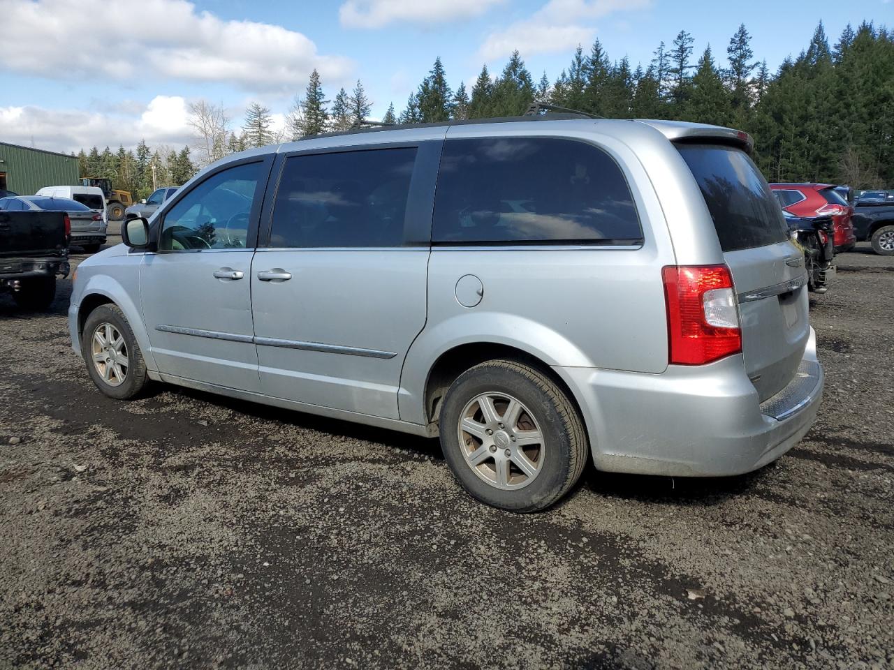 2012 Chrysler Town & Country - Image 2