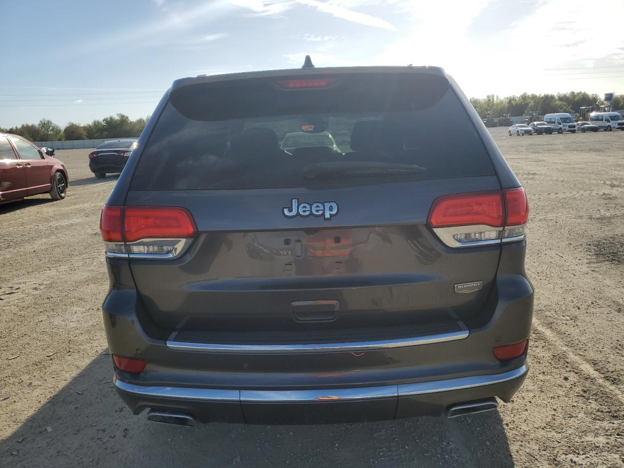 2017 Jeep Grand Cherokee - Image 6