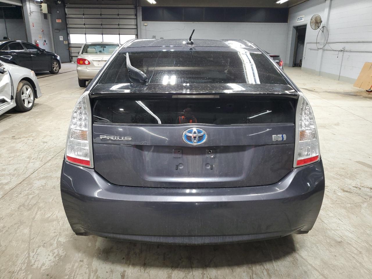 2011 Toyota Prius - Image 6