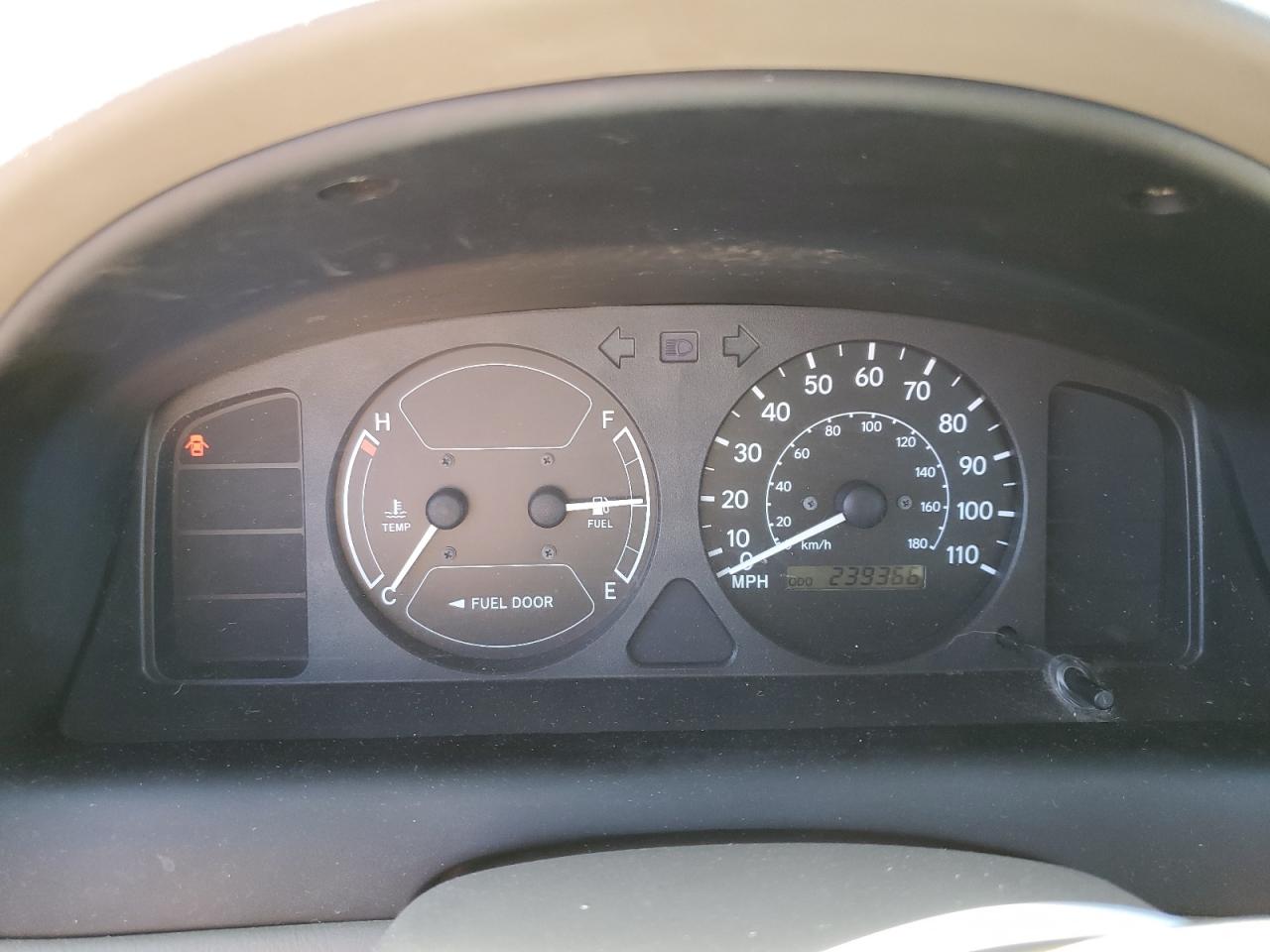 2000 Toyota Corolla - Image 9