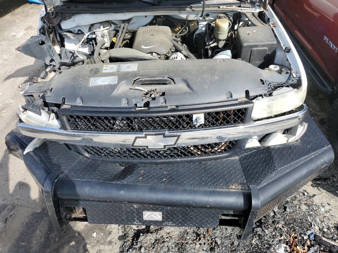 2002 Chevrolet Silverado - Image 11