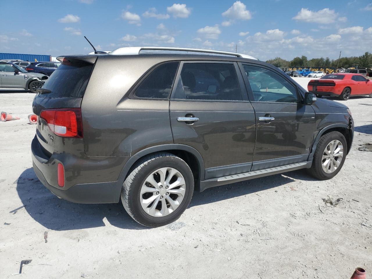 2014 Kia Sorento - Image 3