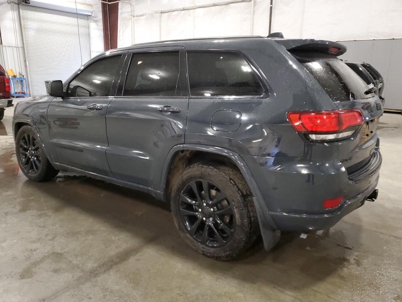2017 Jeep Grand Cherokee - Image 2