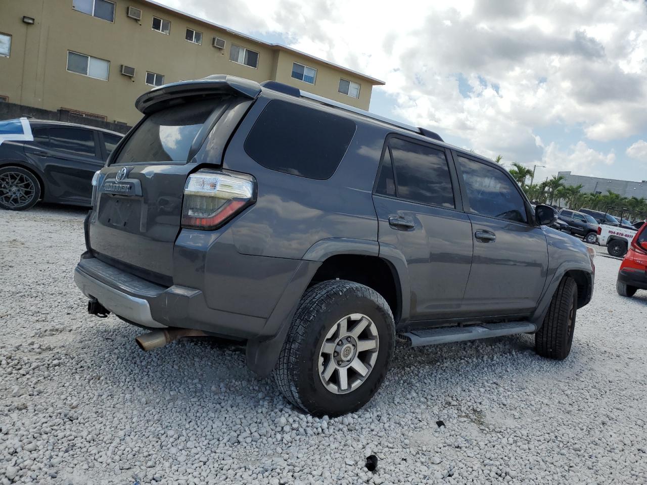 2015 Toyota 4Runner - Image 3