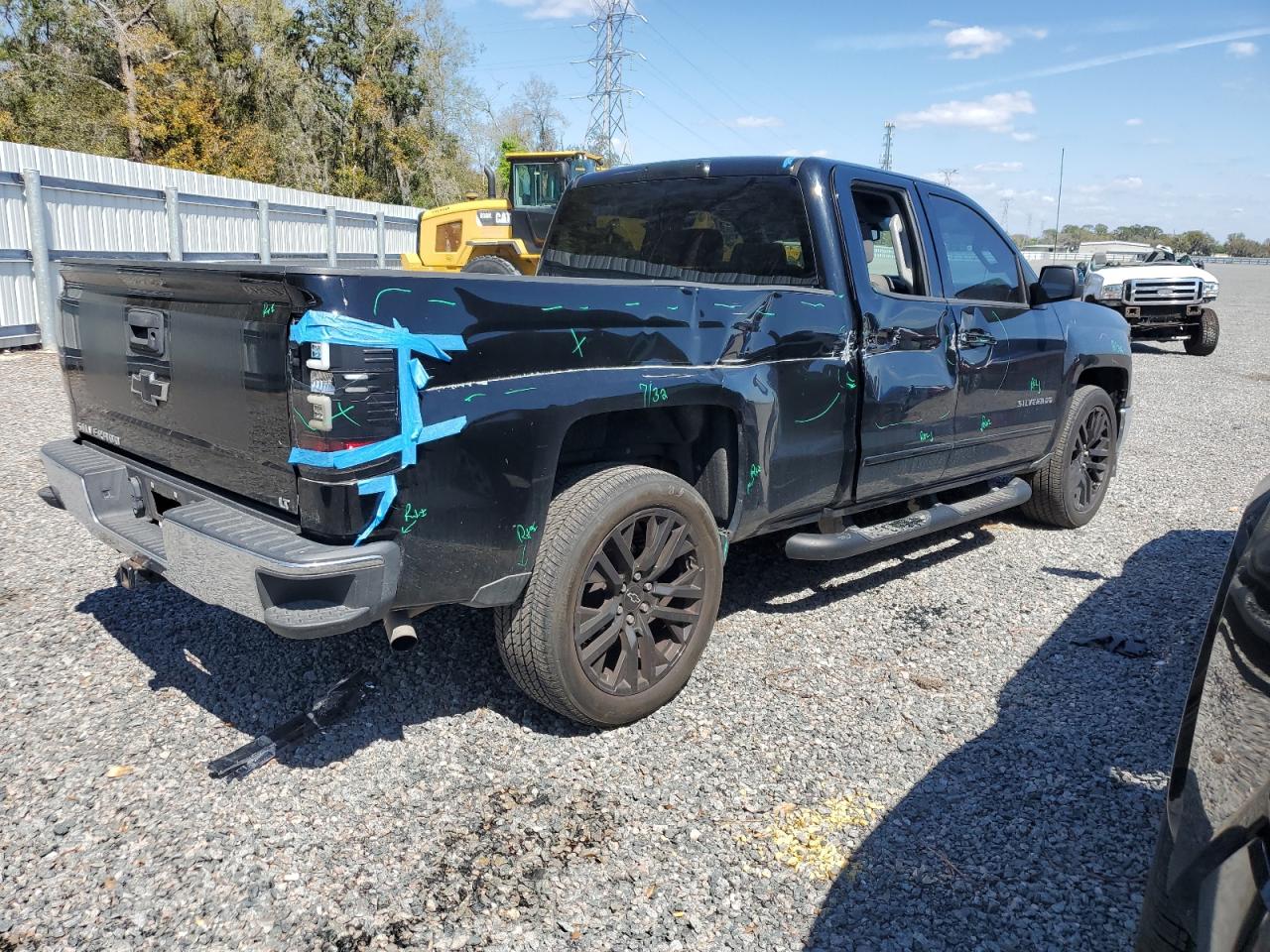 2015 Chevrolet Silverado - Image 3