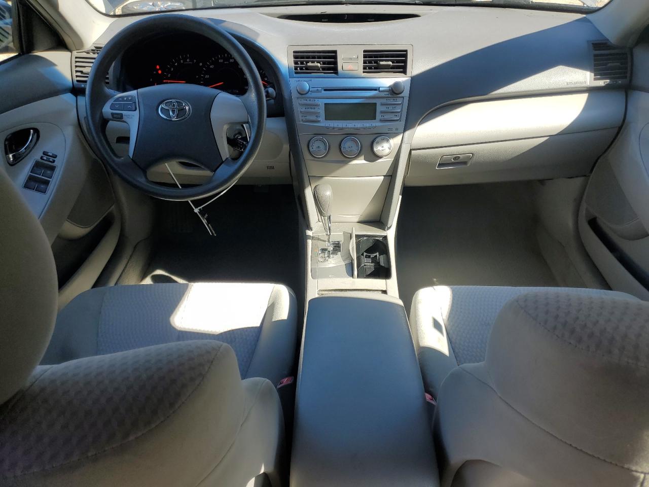 2011 Toyota Camry - Image 8