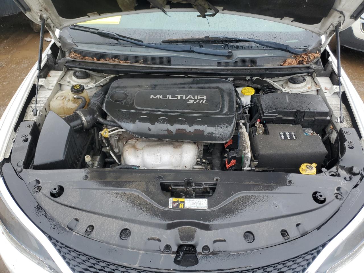 2015 Chrysler 200 - Image 11