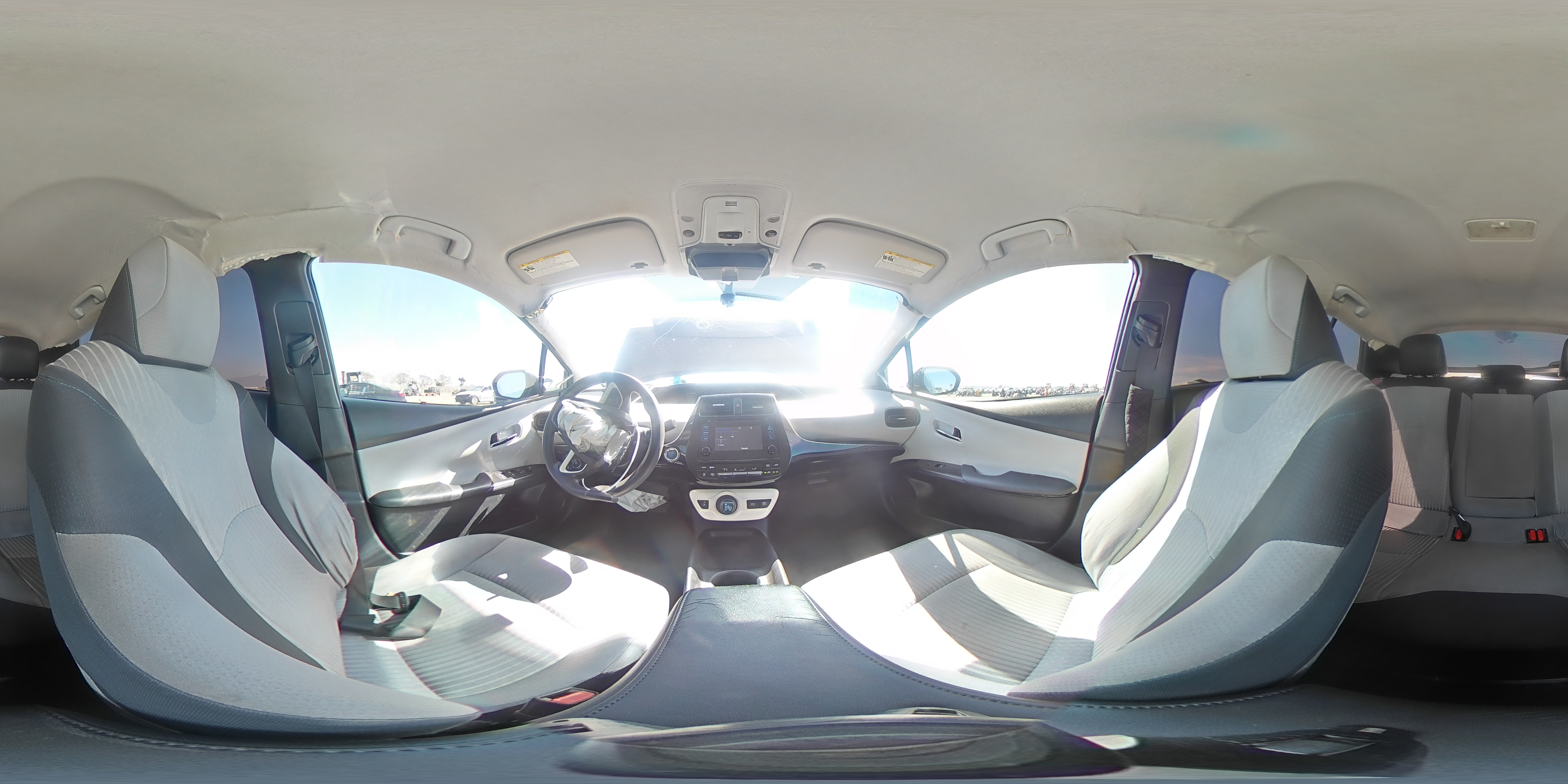 2016 Toyota Prius - Image 13