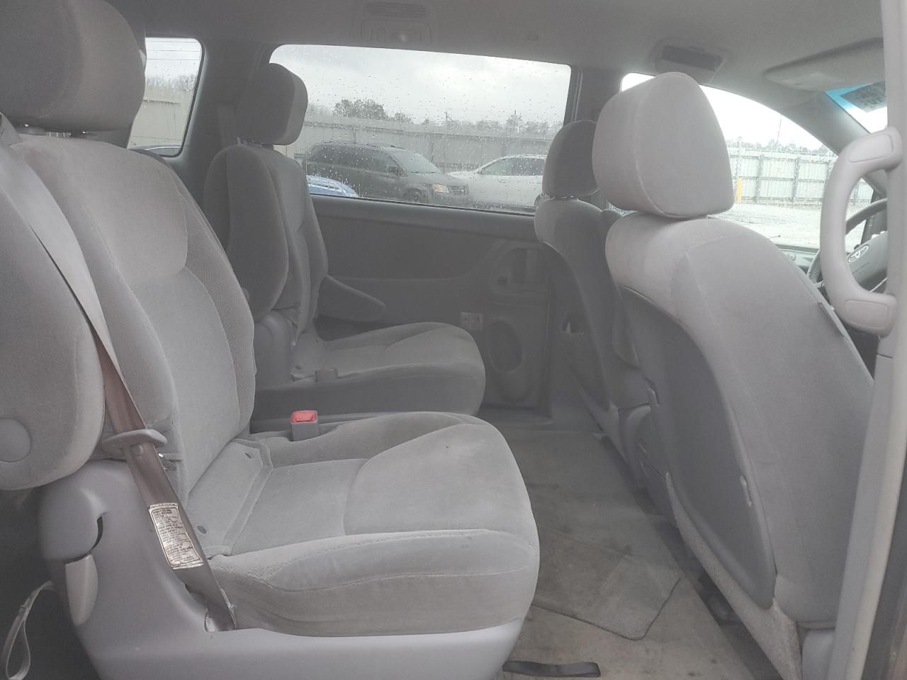2006 Toyota Sienna - Image 11