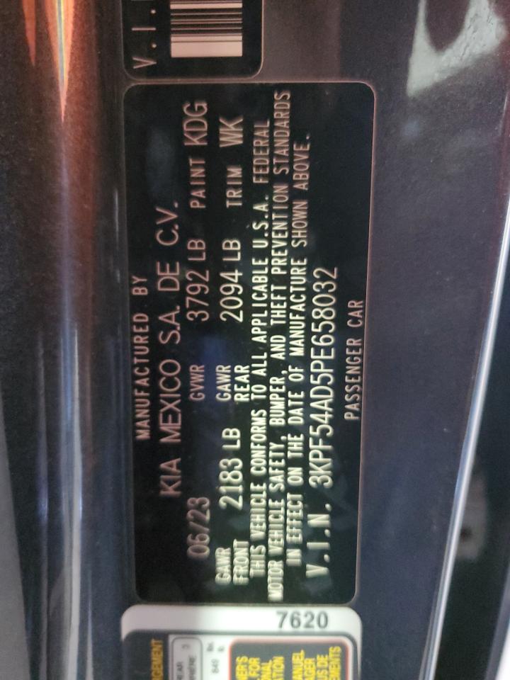 2023 Kia Forte - Image 13