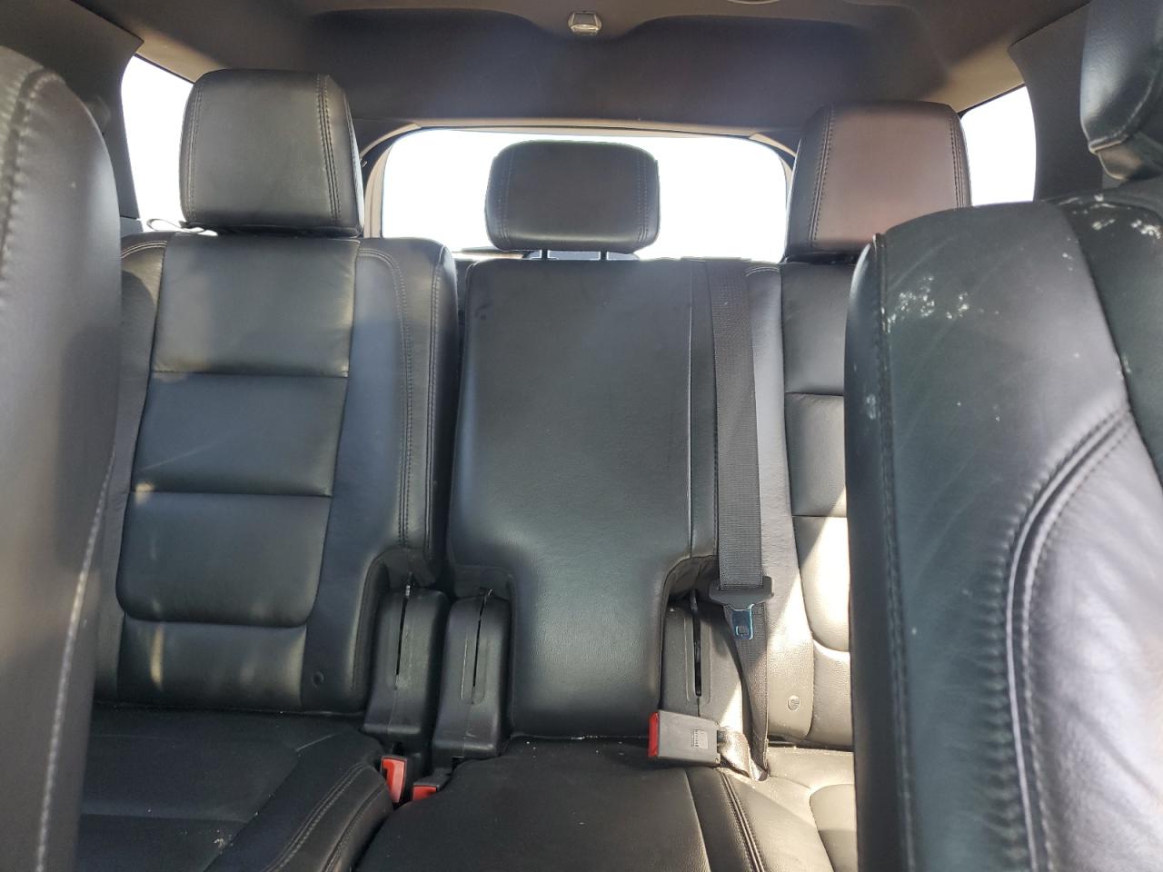 2015 Ford Explorer - Image 10