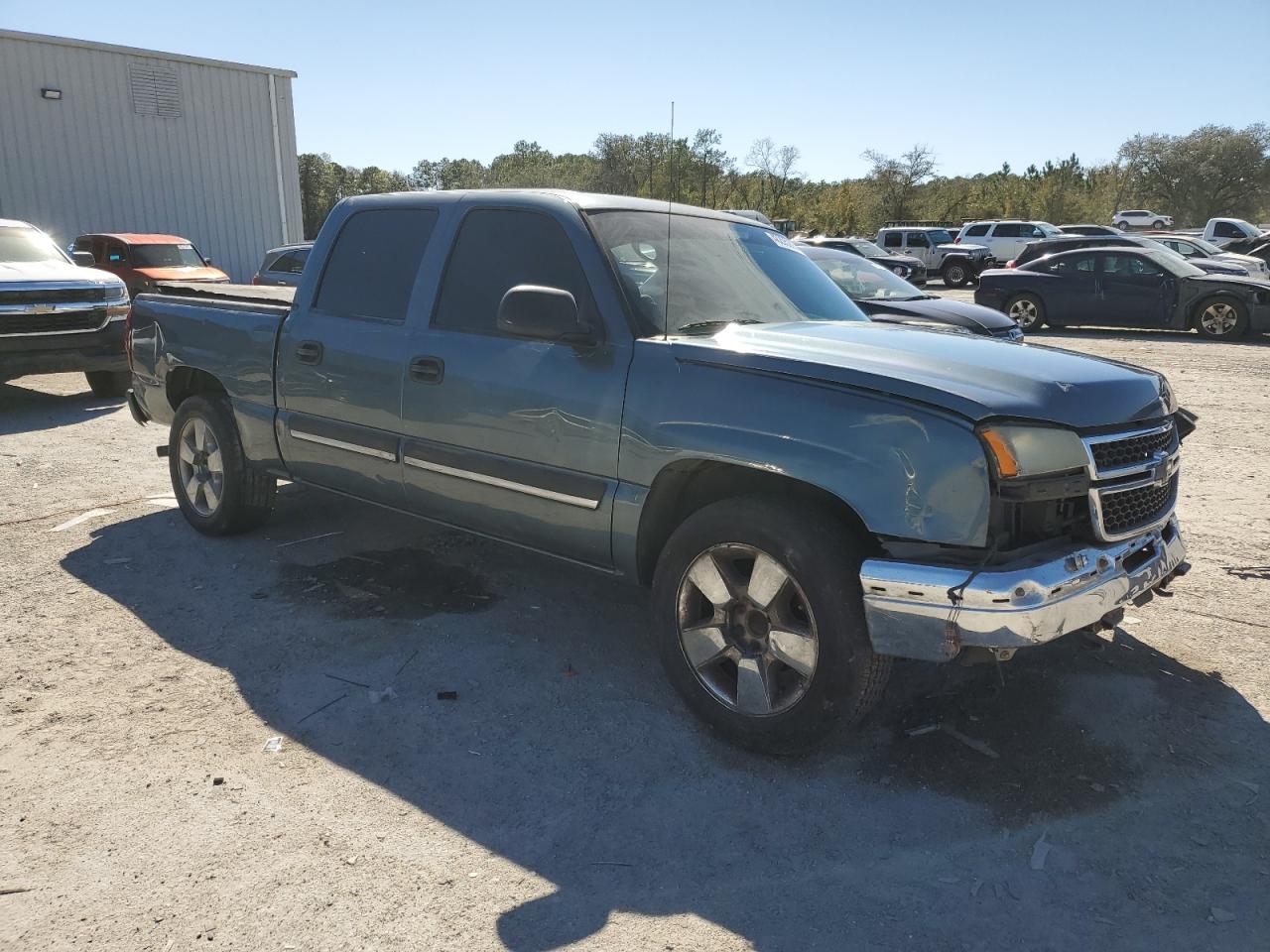 2006 Chevrolet Silverado - Image 4