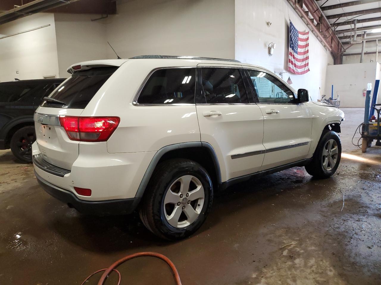 2012 Jeep Grand Cherokee - Image 3