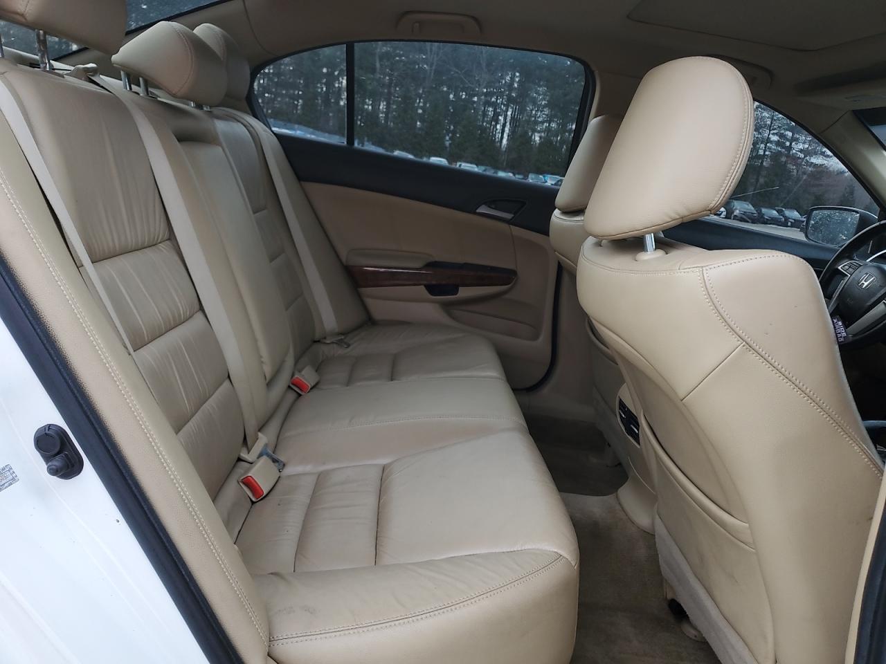 2012 Honda Accord - Image 10
