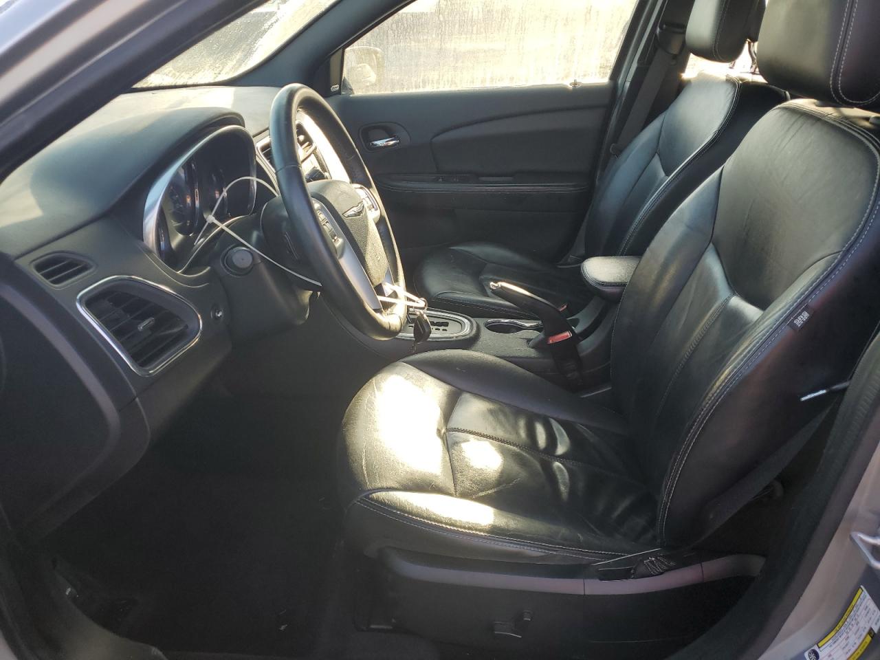 2014 Chrysler 200 - Image 7