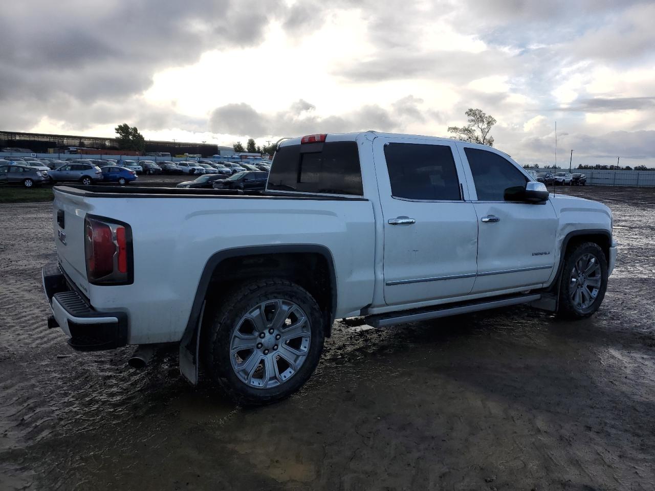 2017 GMC Sierra - Image 3