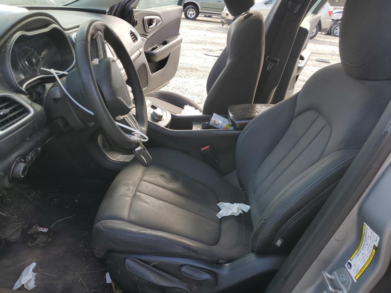 2015 Chrysler 200 - Image 7