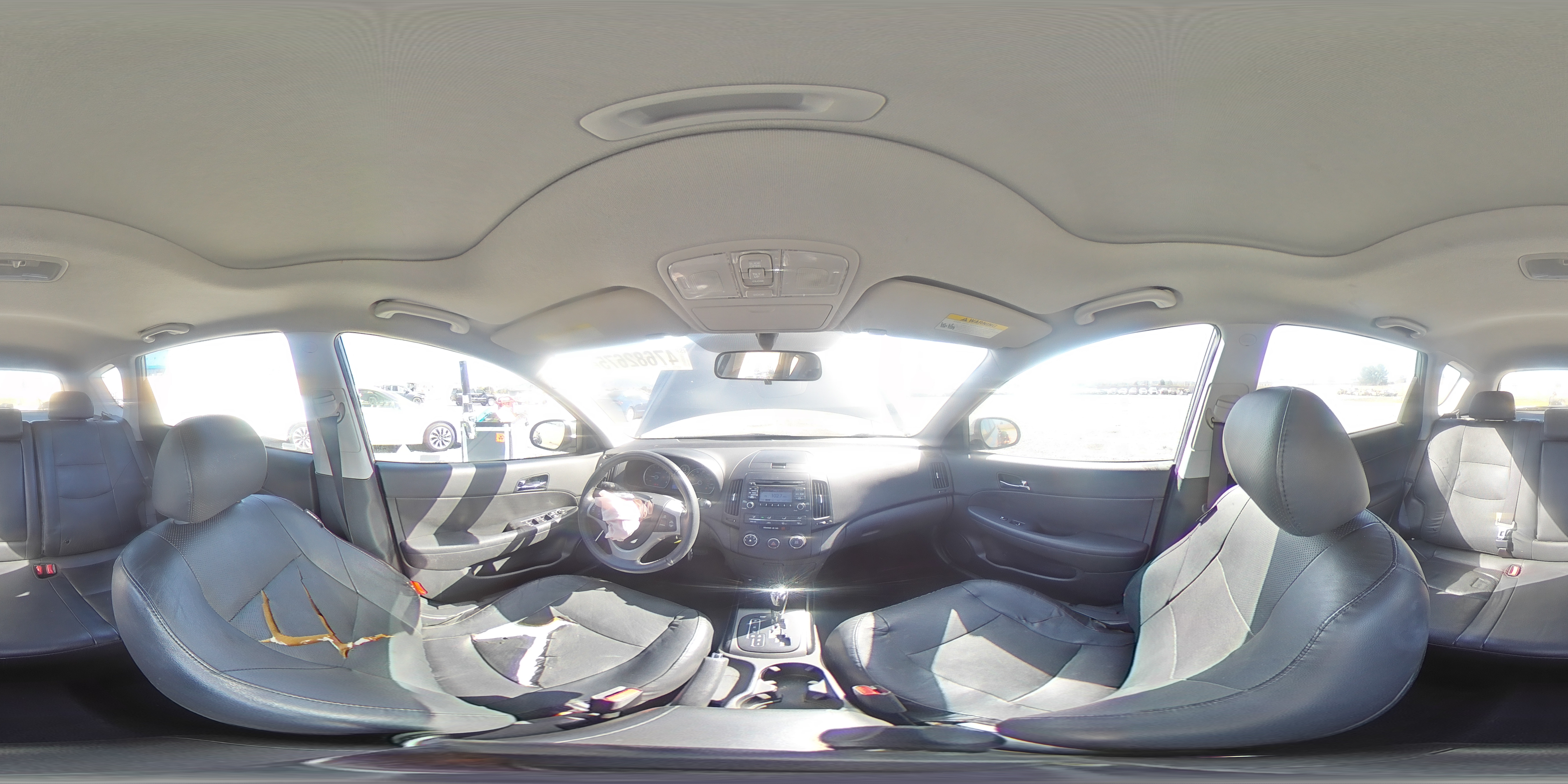 2012 Hyundai Elantra - Image 14