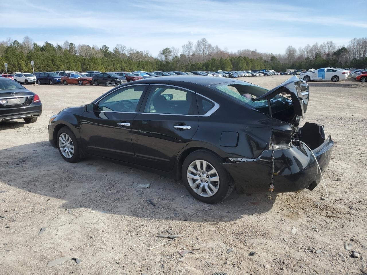 2015 Nissan Altima - Image 2