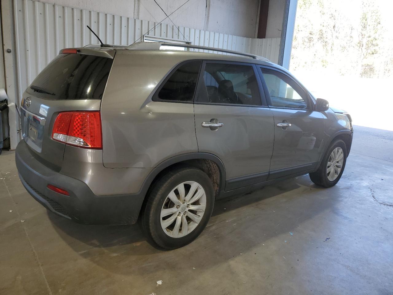 2011 Kia Sorento - Image 3