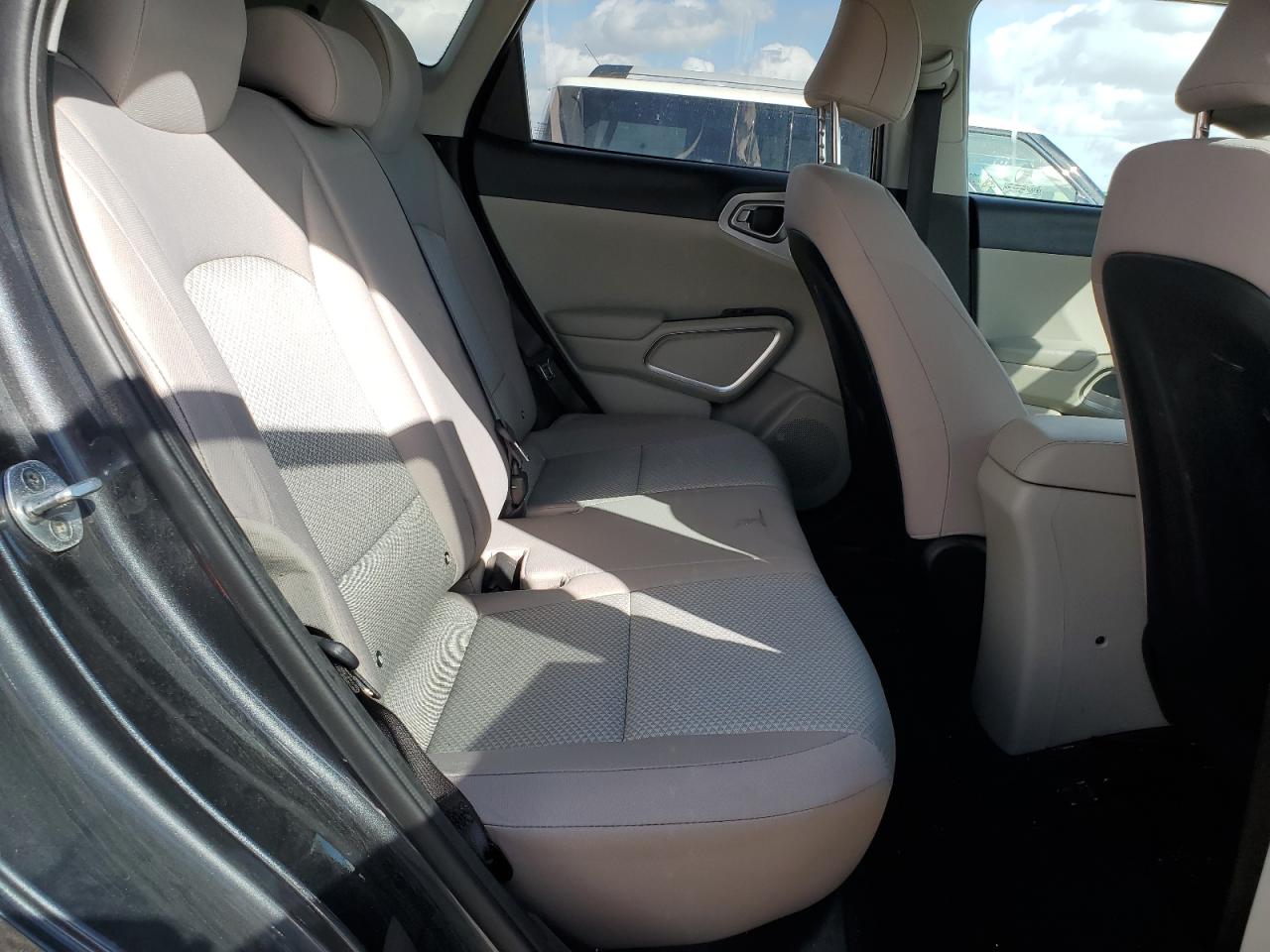 2022 Kia Soul - Image 11