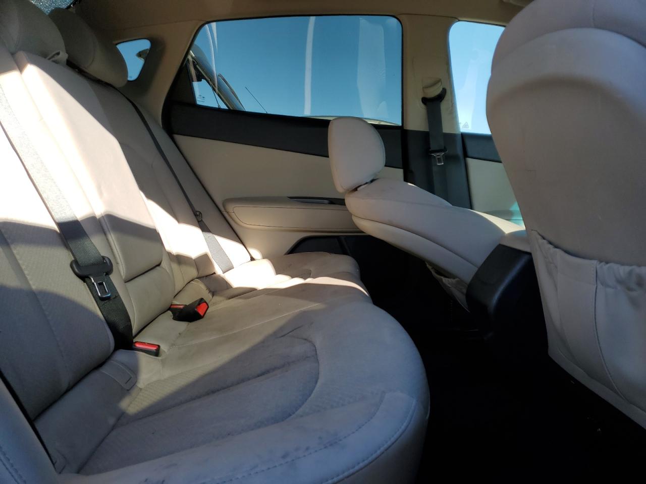 2016 Kia Optima - Image 10