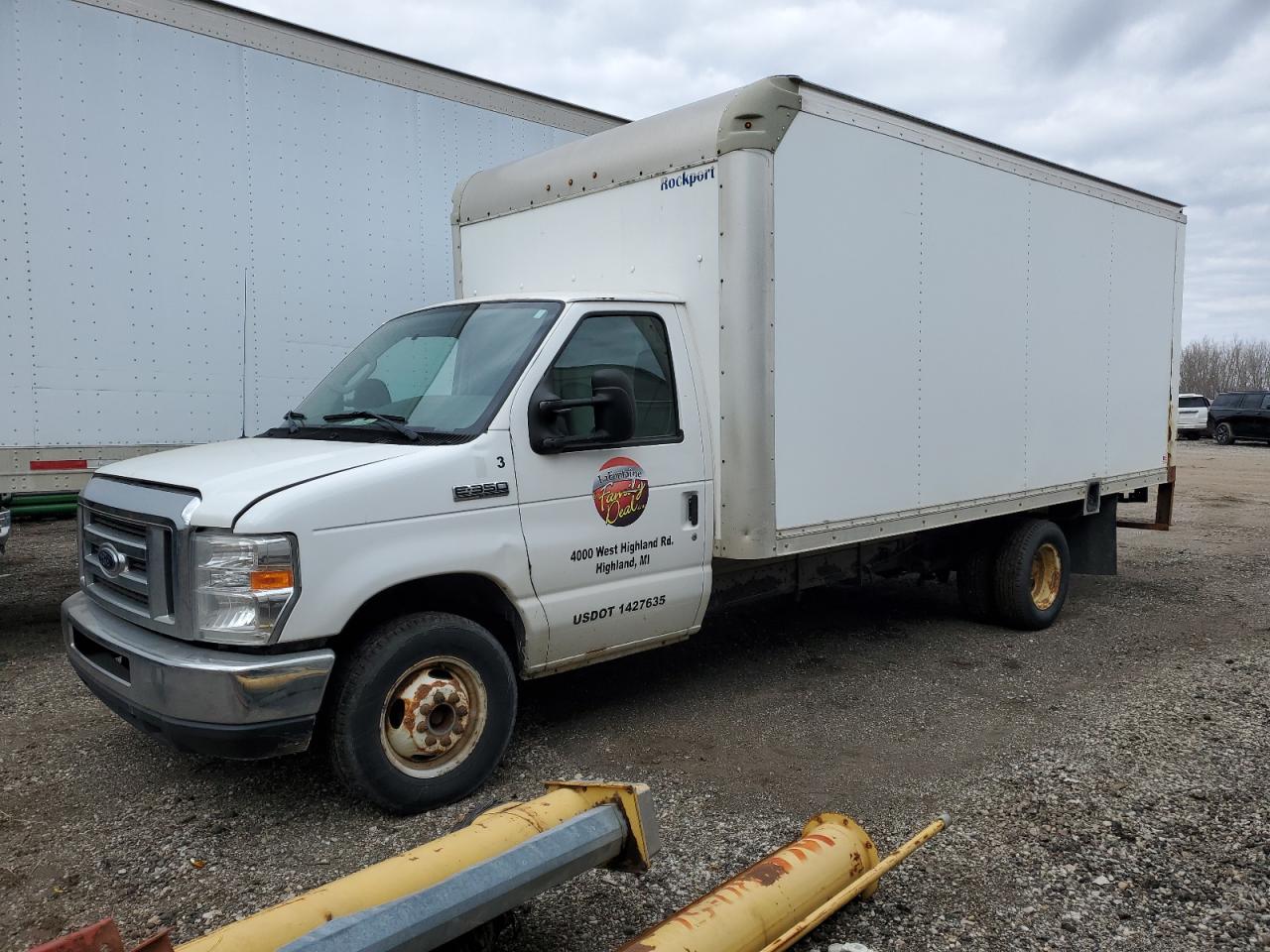 2017 Ford Econoline E350 Super Duty Cutaway Van for Sale in Davison, MI - Undercarriage