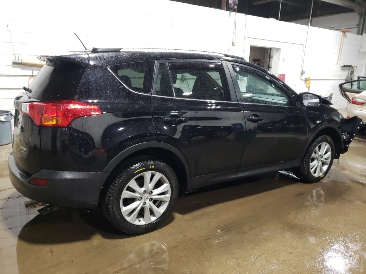 2015 Toyota RAV 4 - Image 3
