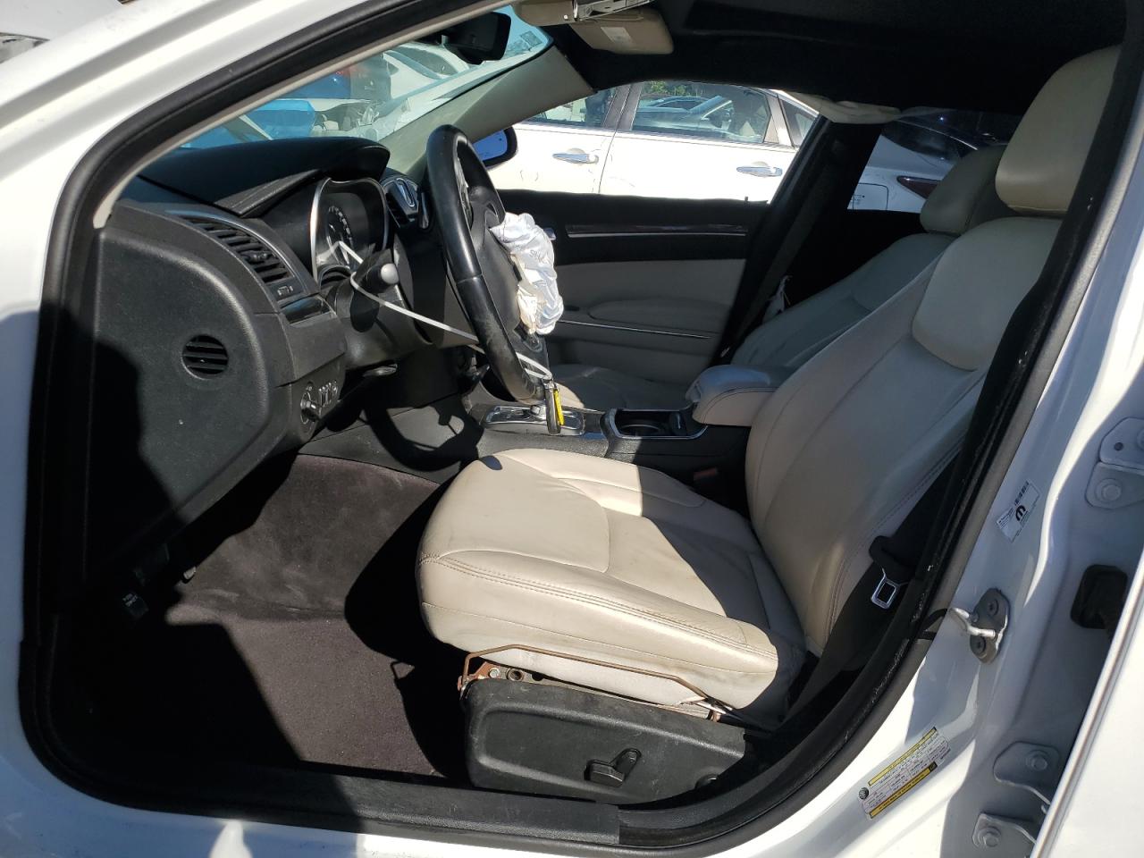 2021 Chrysler 300 - Image 7