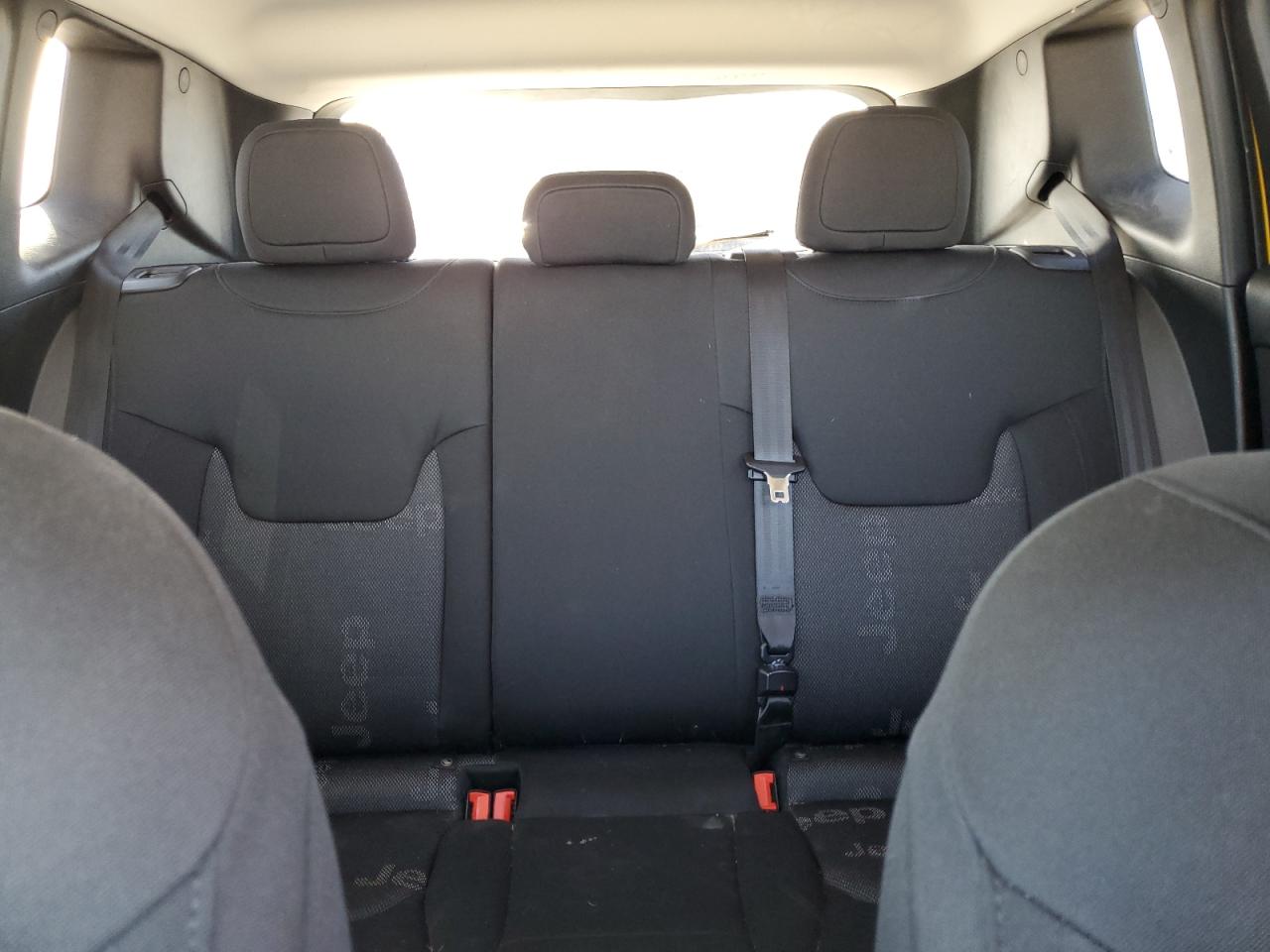 2016 Jeep Renegade - Image 10