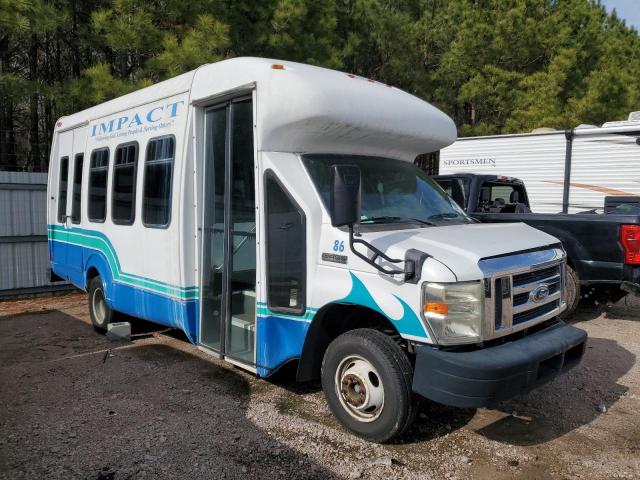 2009 Ford Econoline E450 Super Duty Cutaway Van