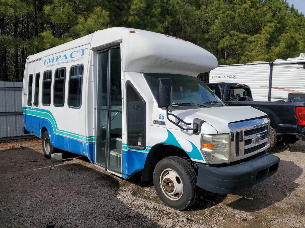 2009 Ford Econoline E450 Super Duty Cutaway Van продається в Charles City, VA - Front End