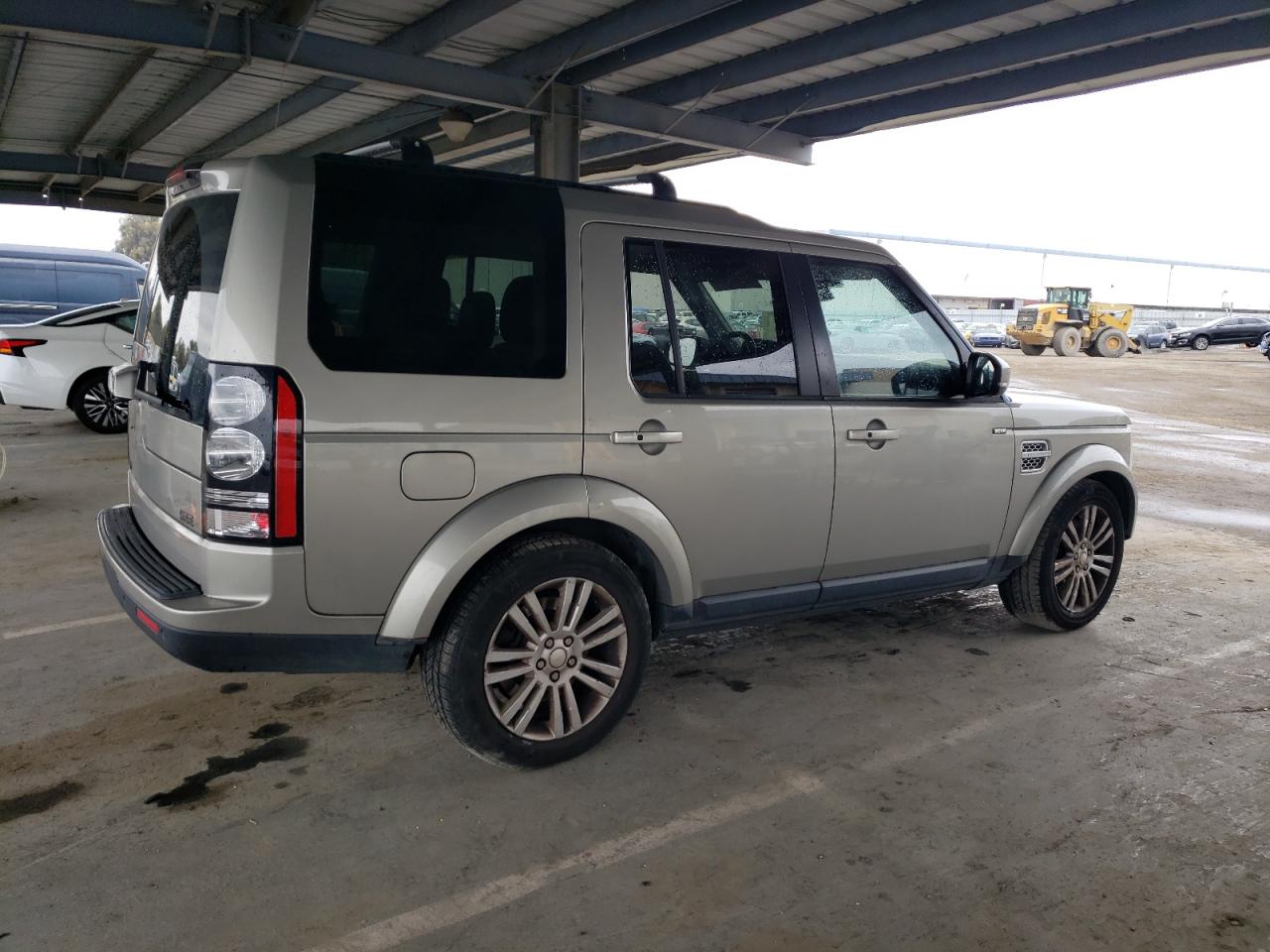 2014 Land Rover LR4 - Image 3