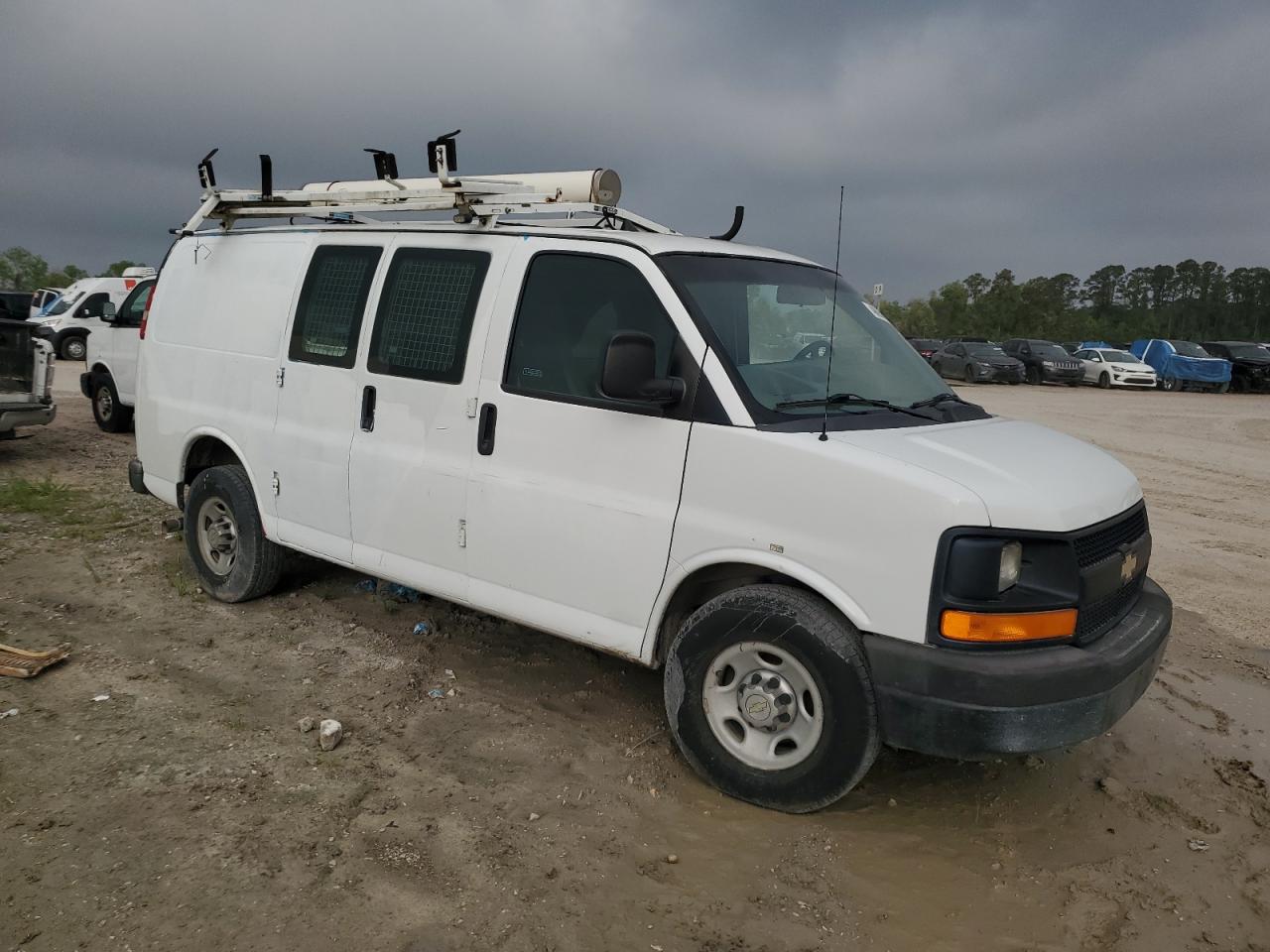 2013 Chevrolet Express - Image 4
