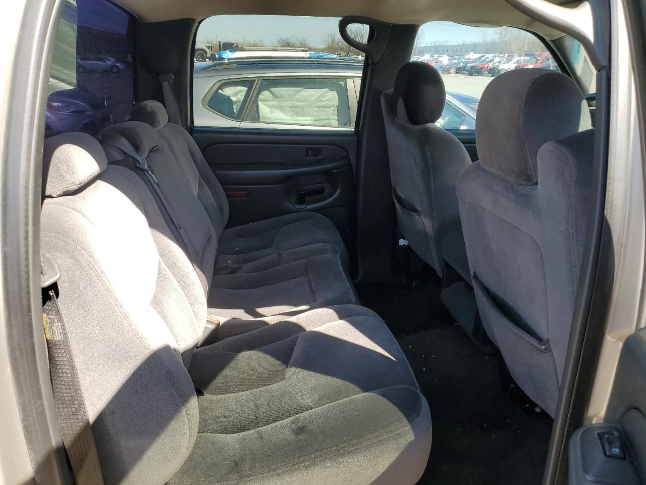 2004 GMC Sierra - Image 10