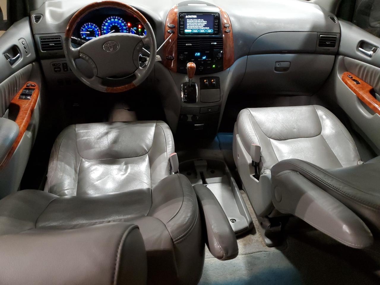 2007 Toyota Sienna - Image 8